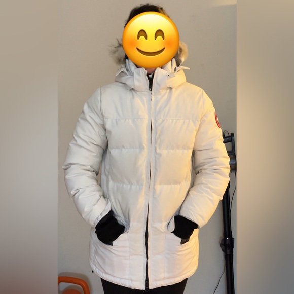 White Canada Goose parka size small. - Picture 12 of 16